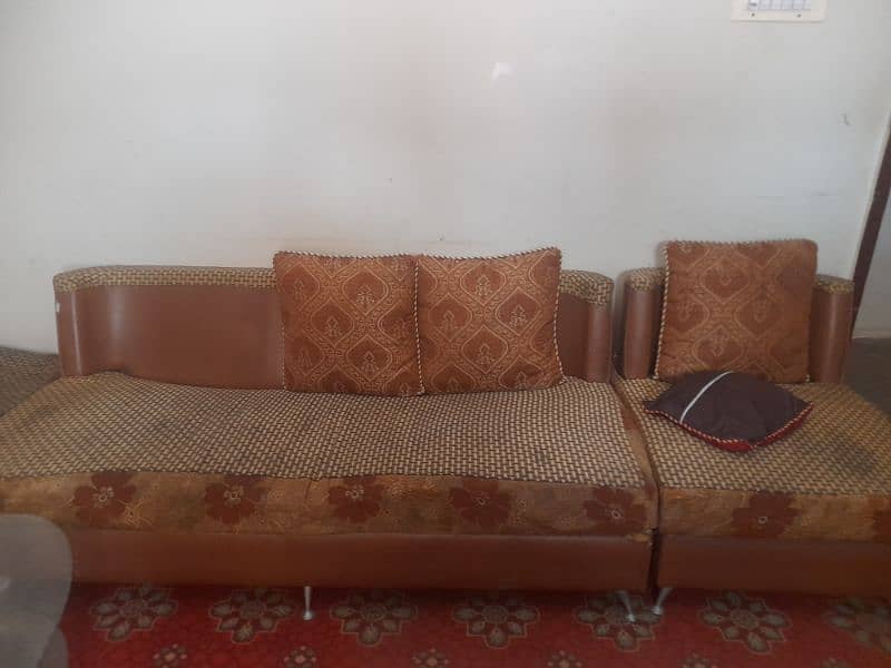 7 seater sofa set with pillows 0