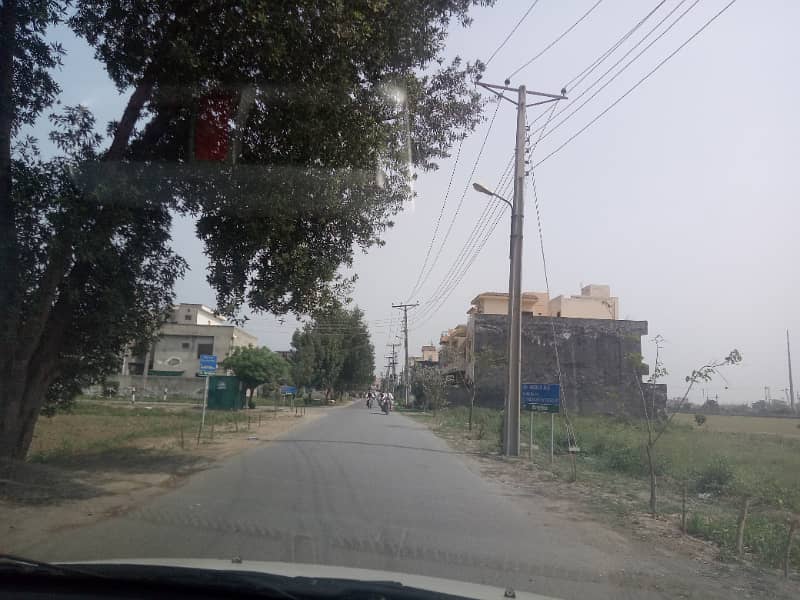 10 Marla Corner Plot Very Near Park Mosque And Main College Road Approach Residential Plot For Sale 2