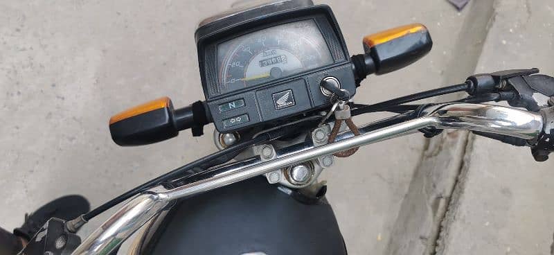 Honda CD70 2021 4