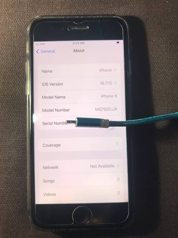 urgent sell iphone 8 256 gb non pta 2