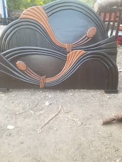 5 feet double bed for sale 10×10 condition