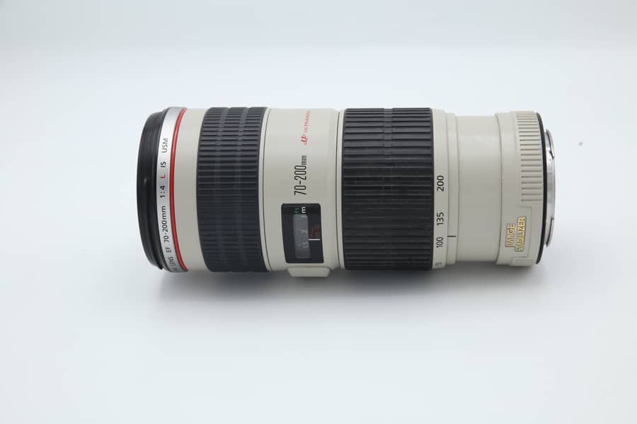 Canon 70-200mm f/4 L Series Lens – 10/10 Condition with IS system 5