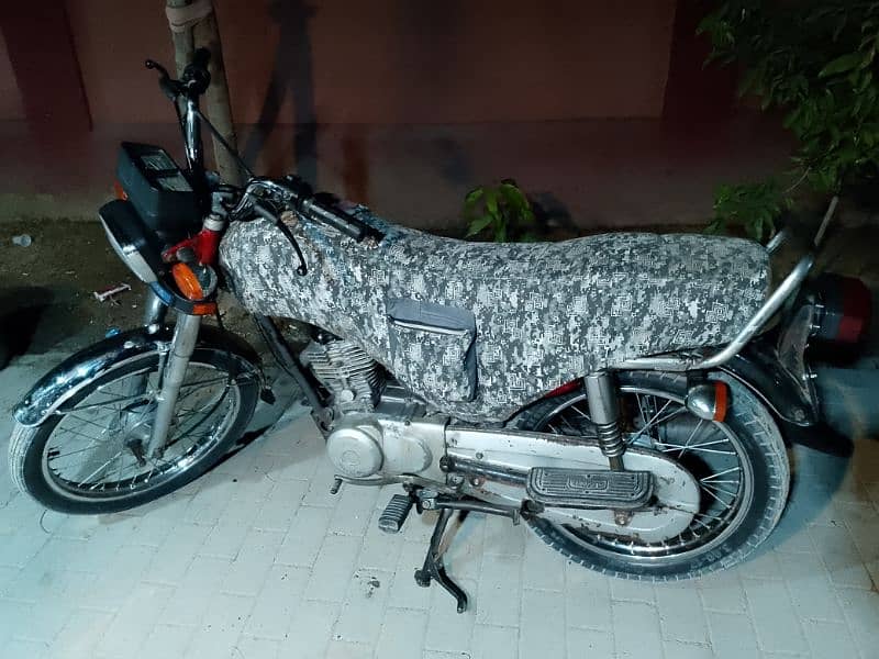 I am selling 125 bike 6