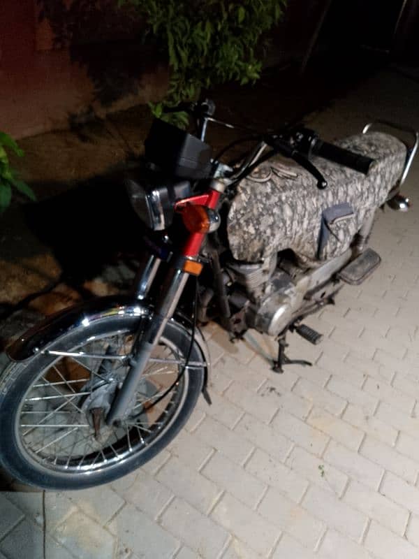 I am selling 125 bike 8