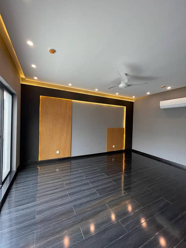 Top Of Line 02 Kanal Ultra Modern Upper Portion for RENT In DHA phase 5, Near Jalalsons And Big Park Hot Location 3