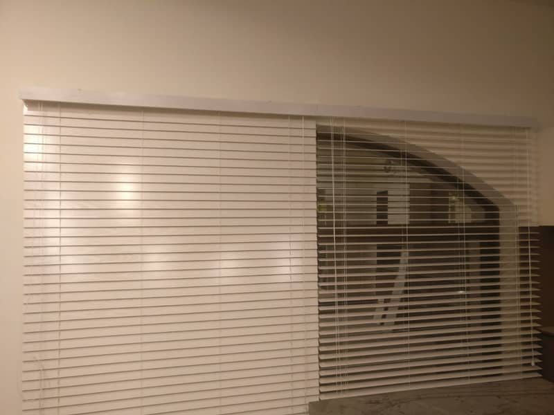 window blinds | wallpapers | wood floor | vinyl floor | Roller blinds 17