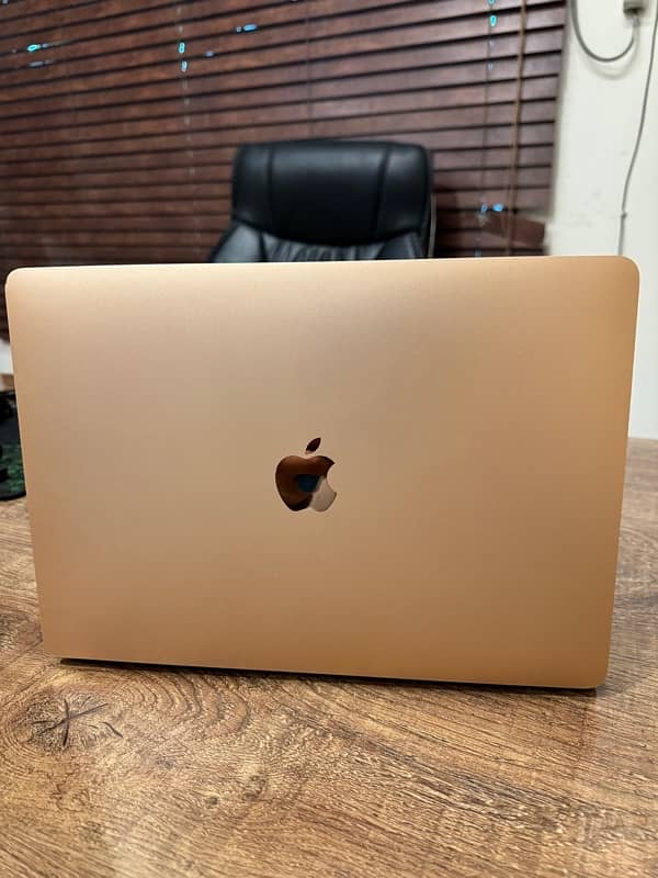 MacBook Air 13" Gold 2020 - Intel Core i3, 8GB/256GB 0