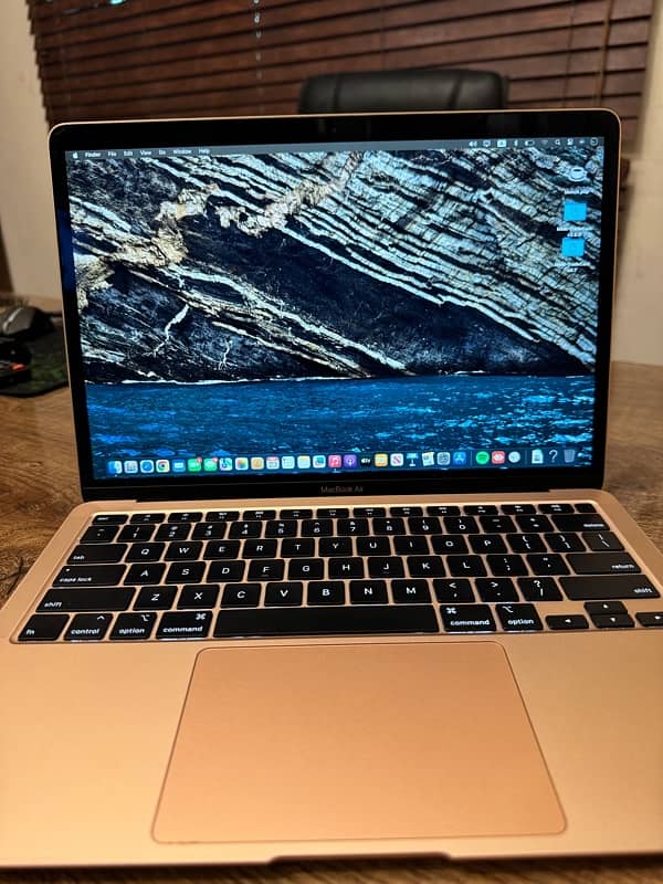 MacBook Air 13" Gold 2020 - Intel Core i3, 8GB/256GB 1