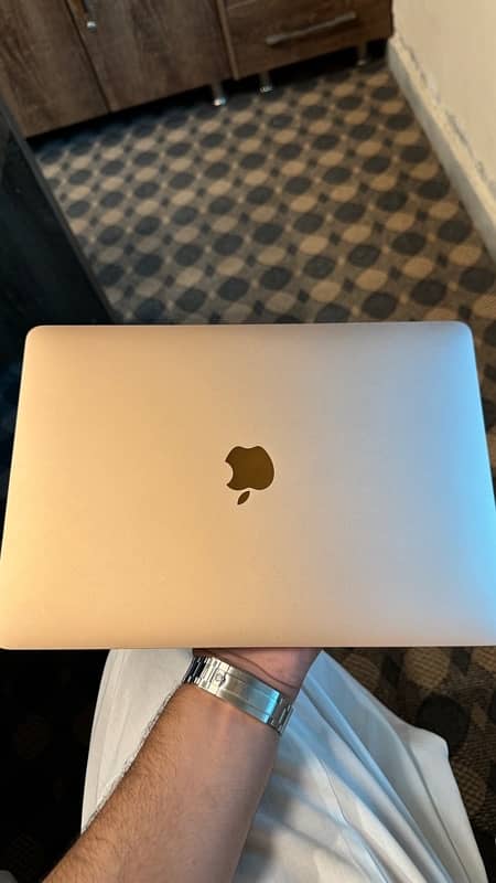 MacBook Air 13" Gold 2020 - Intel Core i3, 8GB/256GB 9