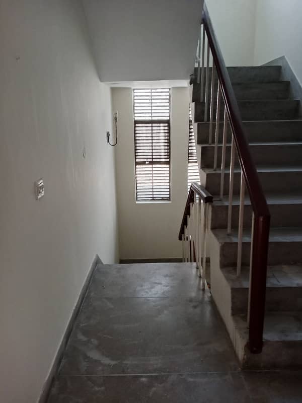 1 Kanal Upper Portion Available For Rent. 1