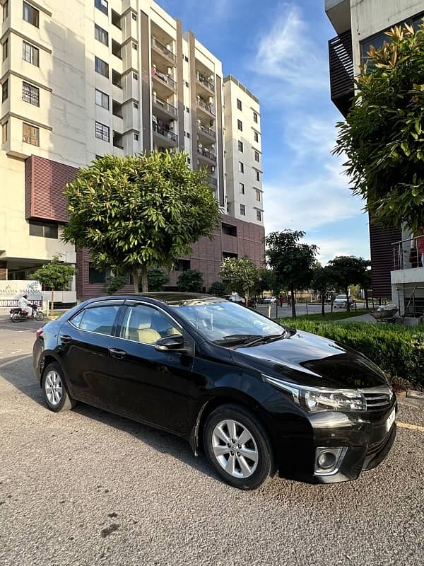 Toyota Altis Grande 2014 1