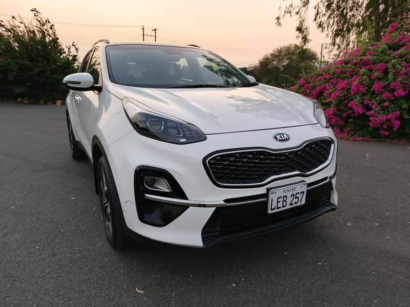 KIA Sportage FWD 2020 1