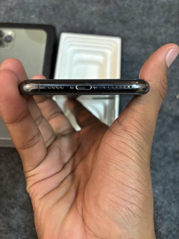 Iphone 11 pro max 256gb dual pta approved  original box 3