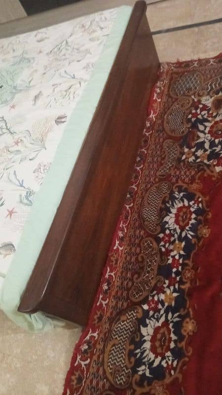 Wood Bed + Metress | Queen size | Good Condition 2