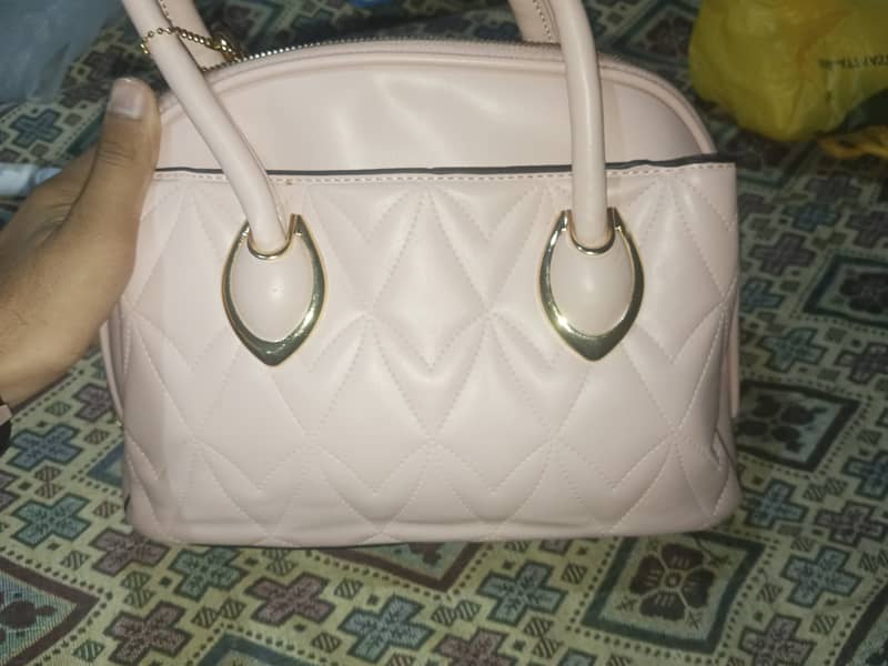 Bhai ye Stylo ka original handbag h biluk new h 1