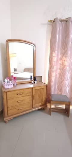 Dressing Table with Seater