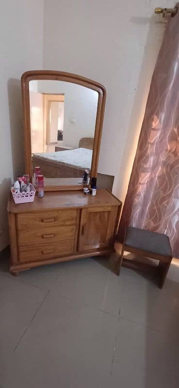 Dressing Table with Seater 2