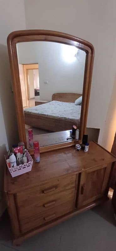 Dressing Table with Seater 4