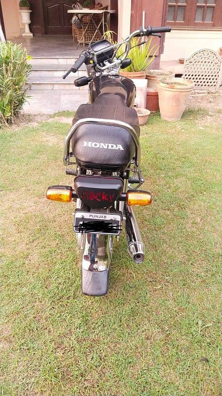 Honda CD 70 BLACK 2023 in Mint Condition 5