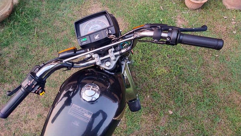 Honda CD 70 BLACK 2023 in Mint Condition 7