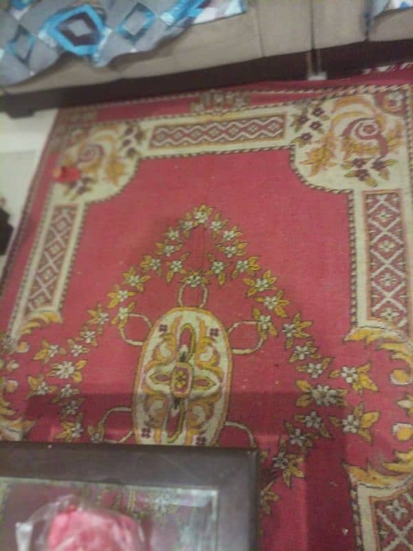 Mehroon carpet for sale 1