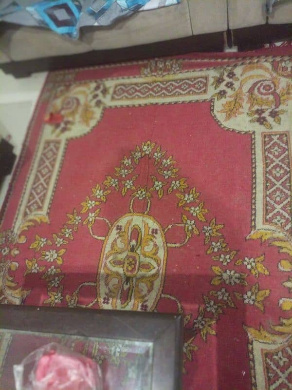 Mehroon carpet for sale 2