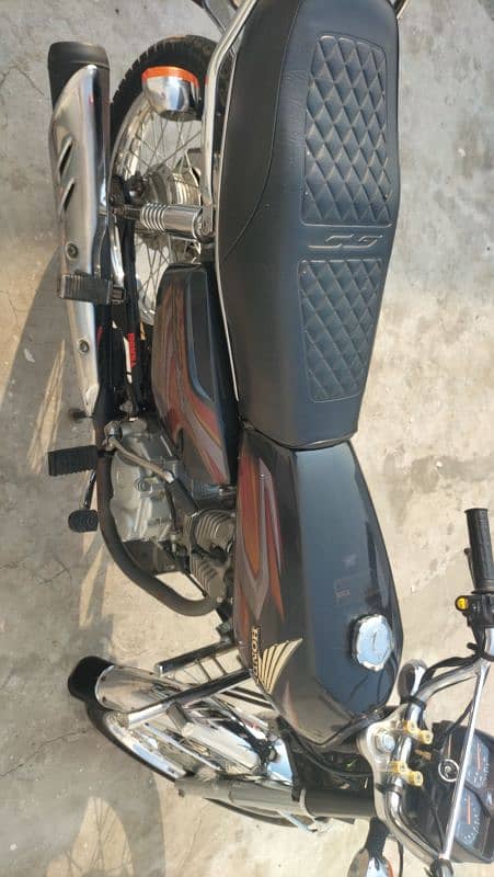 Honda 125 2022 model 03044305677 phon number 7