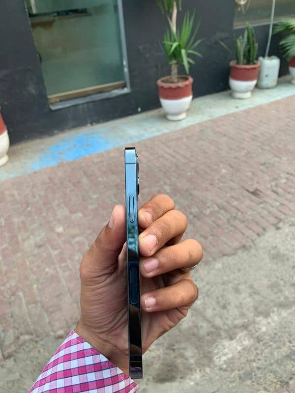 I phone 12pro 256gb blue colour 4