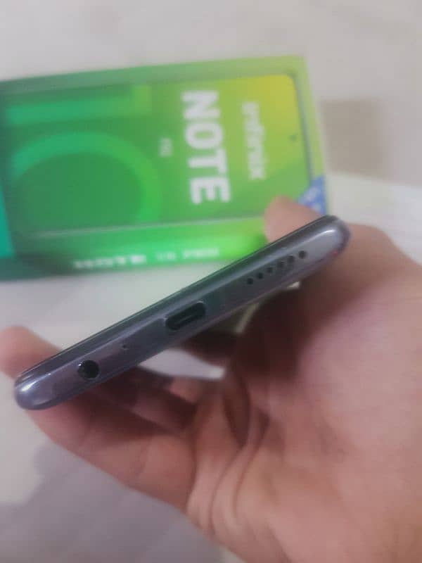 Infinix note 10 pro 8/128gb complete box contact 03190552518 3