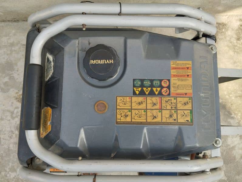 Hyundai Generator battery or petrol or gas tenu per chalta ha 0