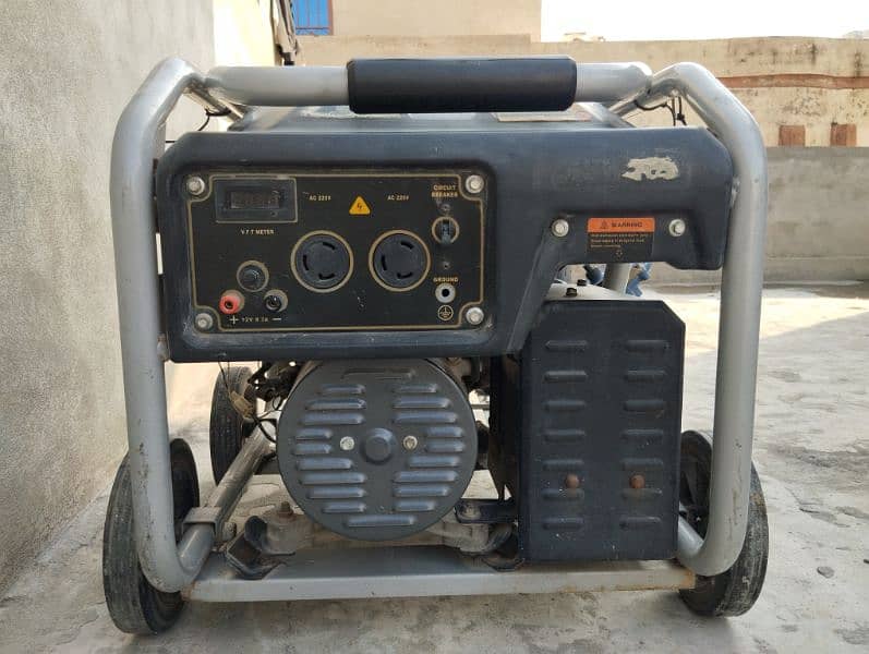 Hyundai Generator battery or petrol or gas tenu per chalta ha 5