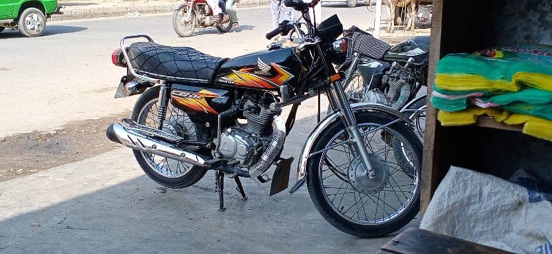 Honda CG 125 Model 21 Black 9