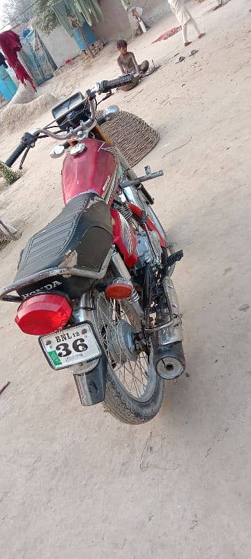 buhat achi bike he Yar muje zarorat he Payson ki 3