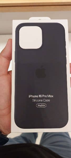 Iphone 16 Pro Max Apple Original Cover/Case Black 2