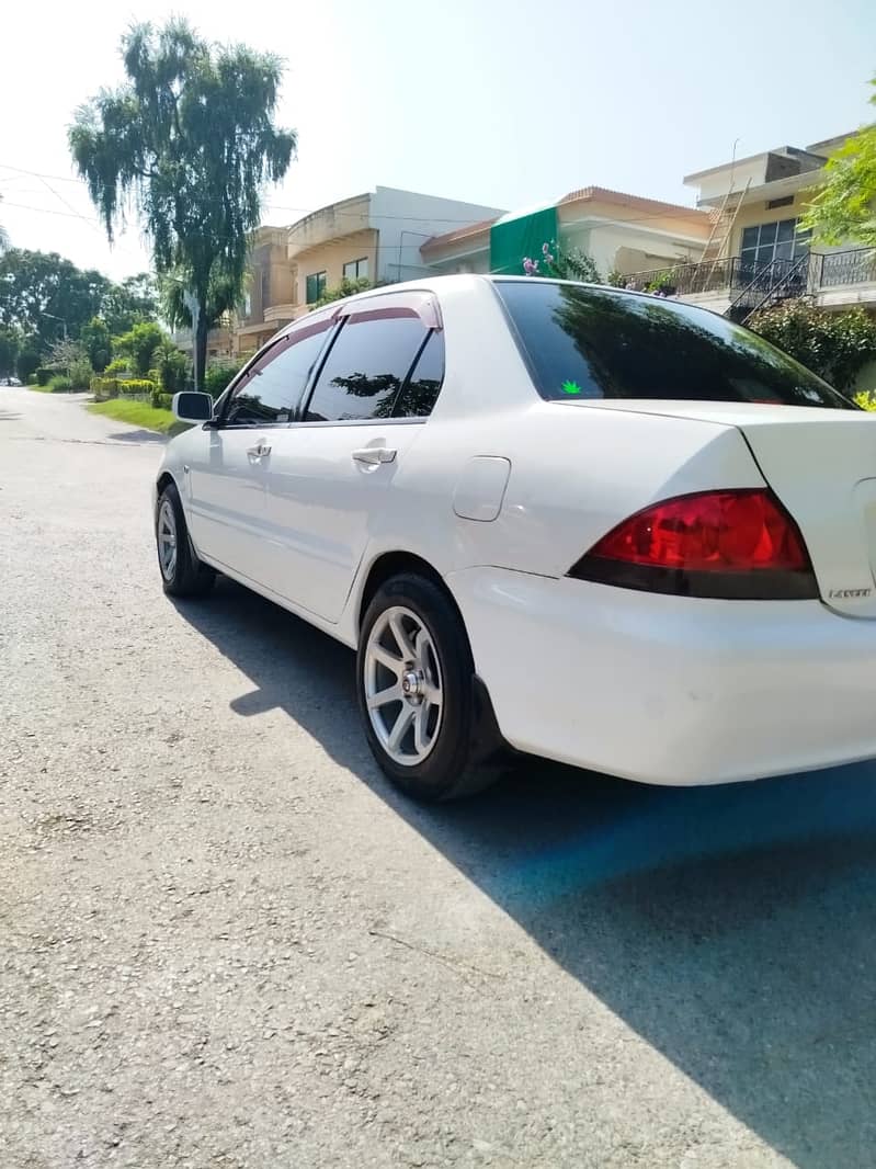 Mitsubishi Lancer 2006 Japanese 5