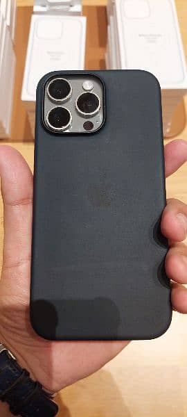 Iphone 16 Pro Max Apple Original Cover/Case Black 8