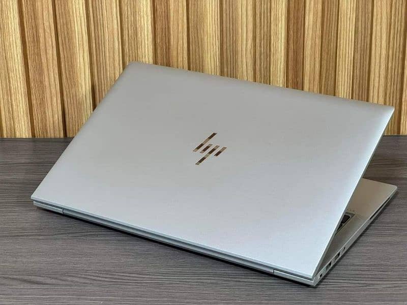 Hp elitebook 840 G8 (Ci7 11th gen) intel iris graphics 1