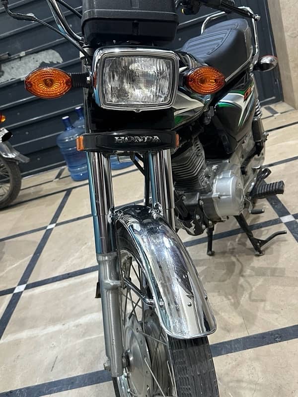 Honda CG125 2023 model black 1