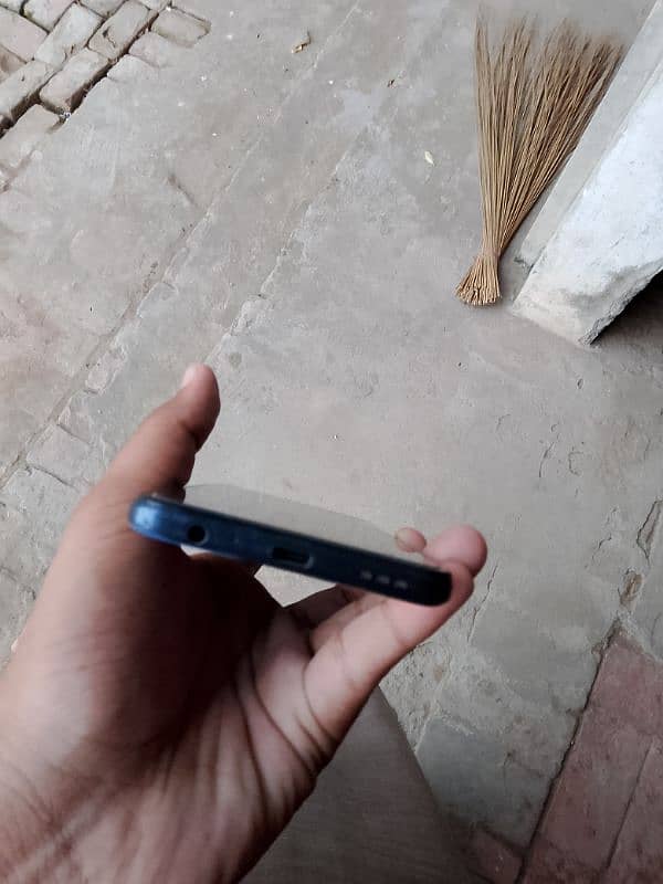 Tecno camon 18t 4