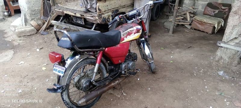 Honda cd70 2004 model karachi number 6