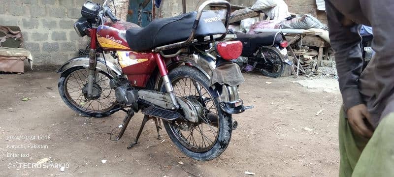 Honda cd70 2004 model karachi number 8