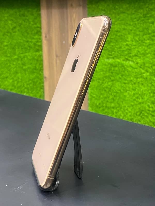 iphone xs max 1