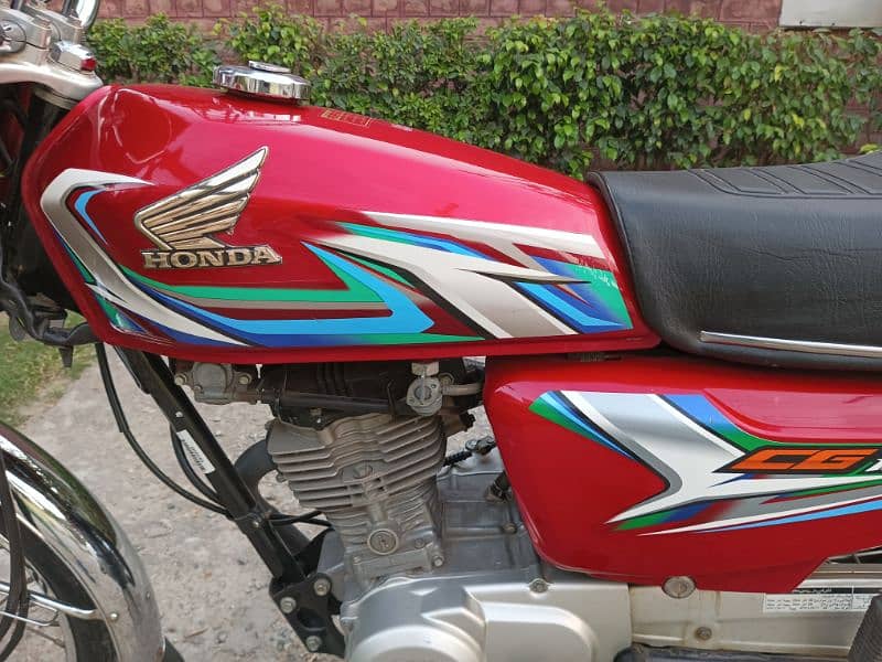 Honda 125 red color 2023 model urgent sell all original 1