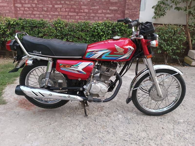 Honda 125 red color 2023 model urgent sell all original 2