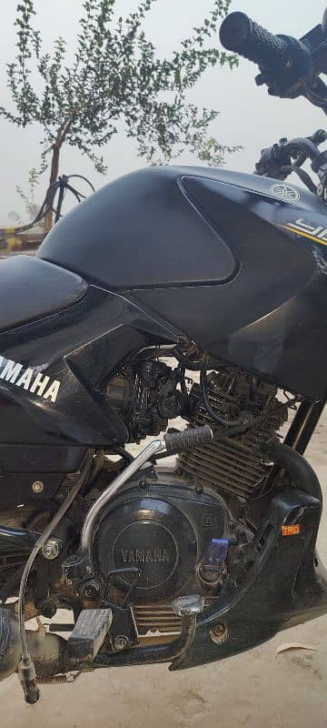 Yamaha ybr125 top varient 2018 available millege 16000 lhr registered 2