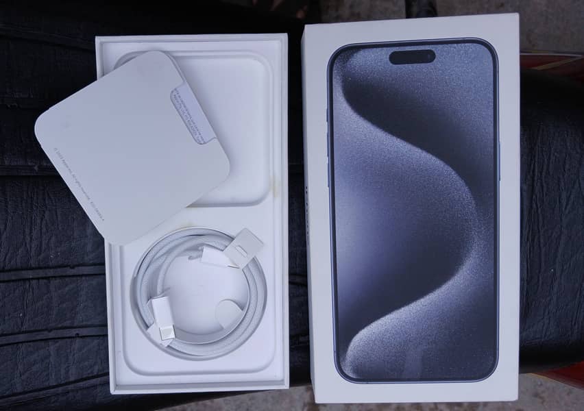 Apple iPhone 15 Pro Max | 256 GB | Blue Titanium | Complete Box 6