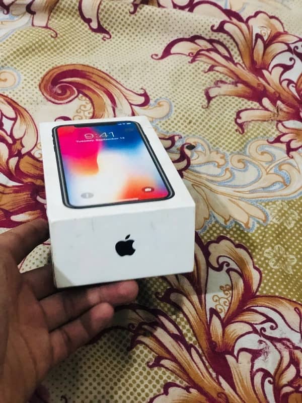 IPHONE X 64GB 7