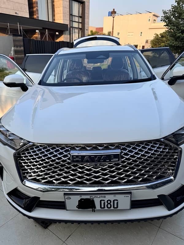 New Haval H6 1.5T August 2024 White Color with Burgundy Interior. 0