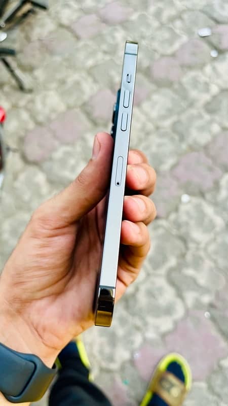 iPhone 12 Pro Max 256GB Non PTA 4