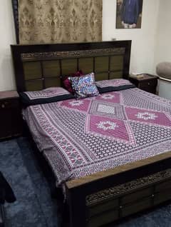 Double bed and 2 side tables